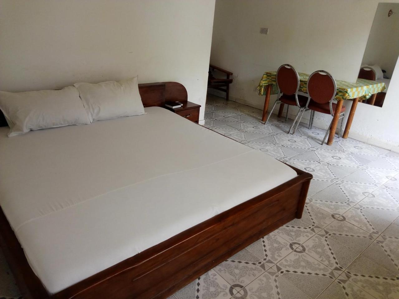 Aylos Bay Hotel Akosombo Exterior foto